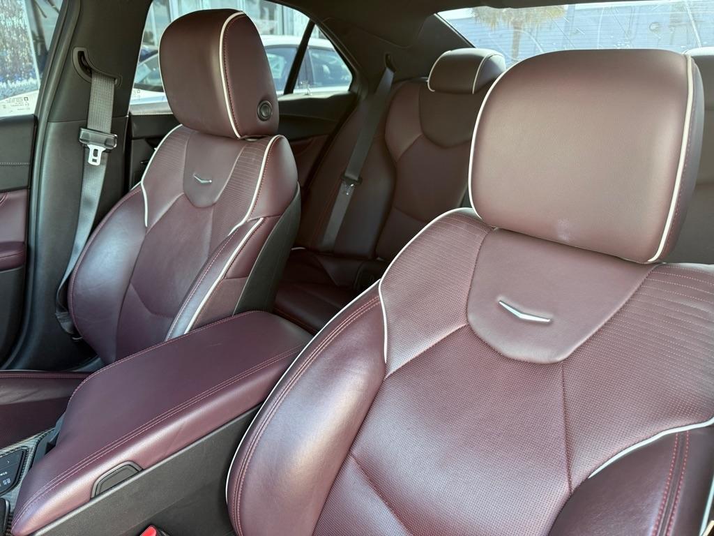 Cadillac CT4 4dr Sdn V-Series 2021