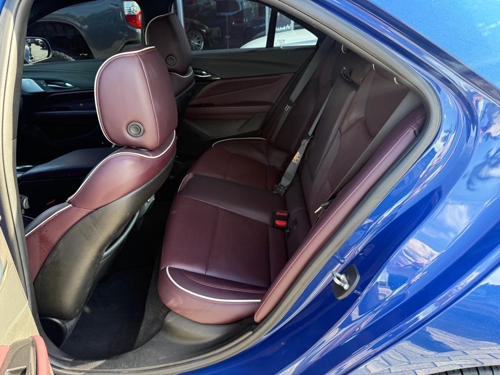 Cadillac CT4 4dr Sdn V-Series 2021