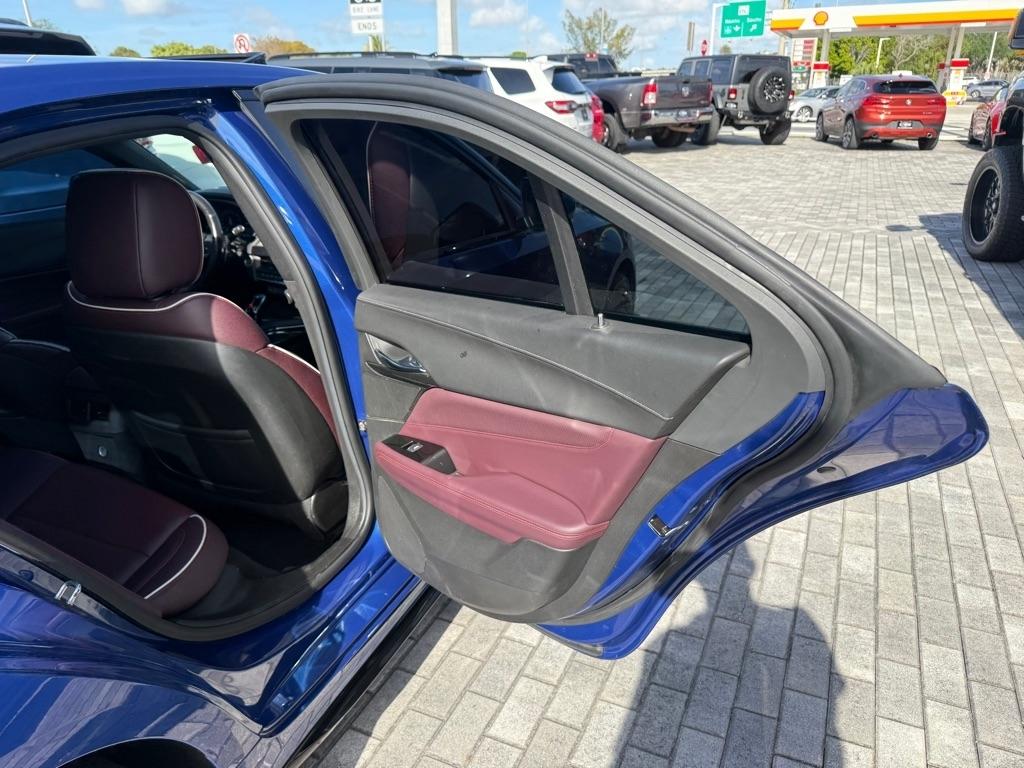 Cadillac CT4 4dr Sdn V-Series 2021