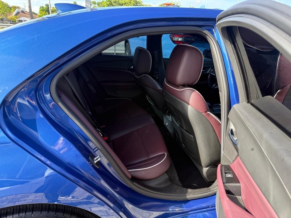 Cadillac CT4 4dr Sdn V-Series 2021