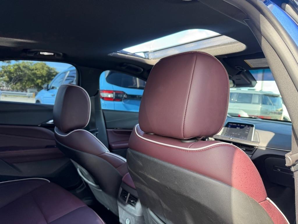 Cadillac CT4 4dr Sdn V-Series 2021