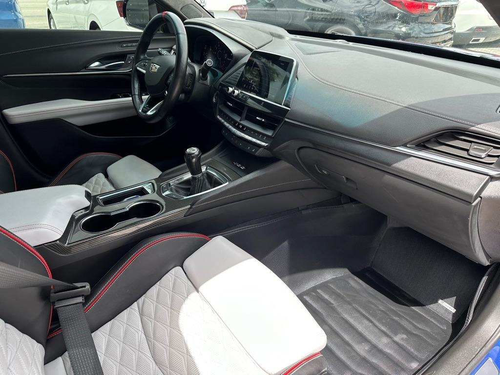 Cadillac CT4-V 4dr Sdn Blackwing 2022