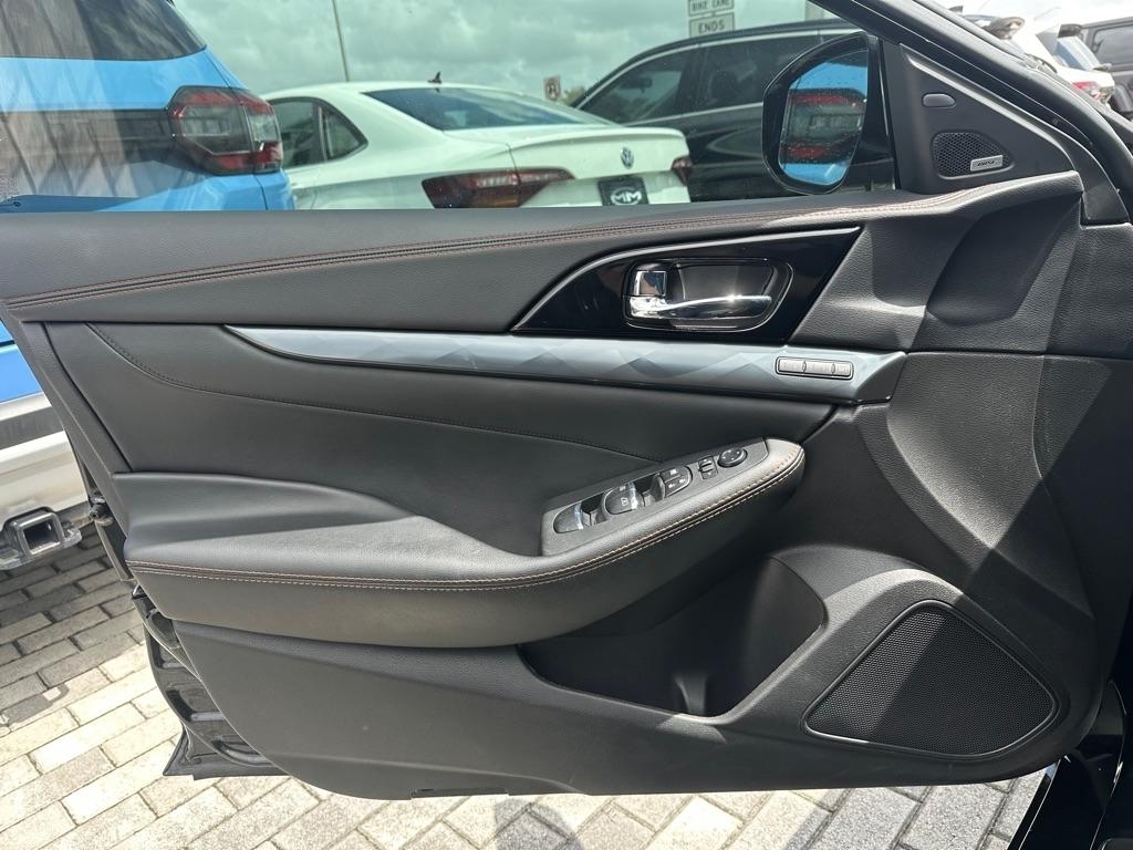 Nissan Maxima SR CVT 2023