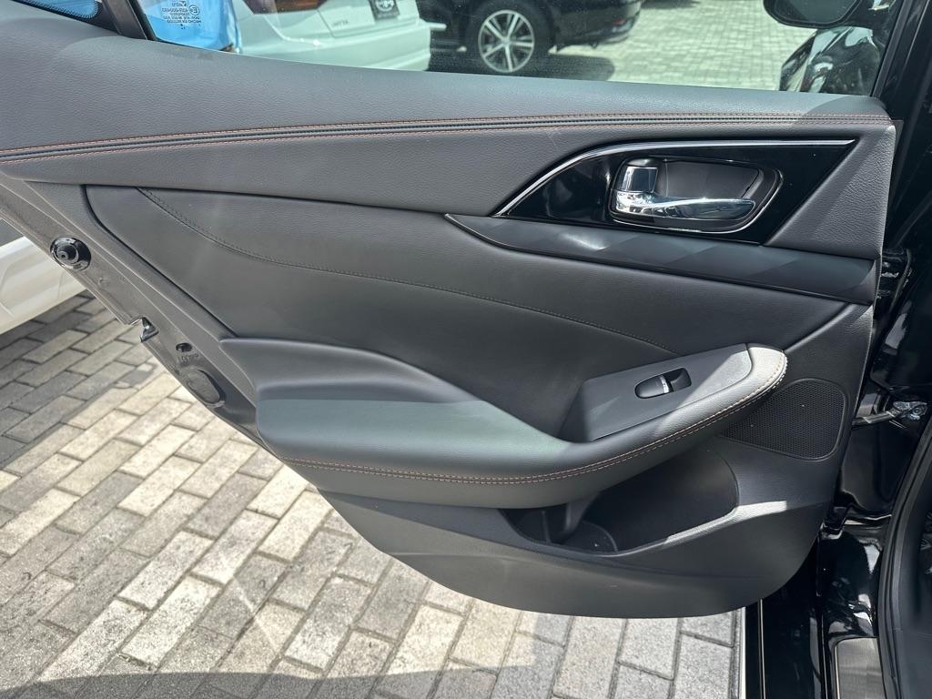 Nissan Maxima SR CVT 2023