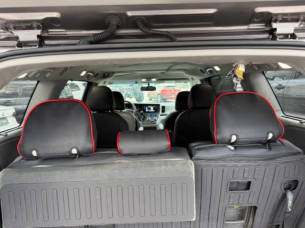 Toyota Sienna LE FWD 8-Passenger (Natl) 2017