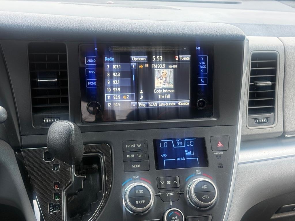 Toyota Sienna LE FWD 8-Passenger (Natl) 2017