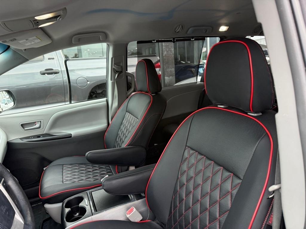 Toyota Sienna LE FWD 8-Passenger (Natl) 2017