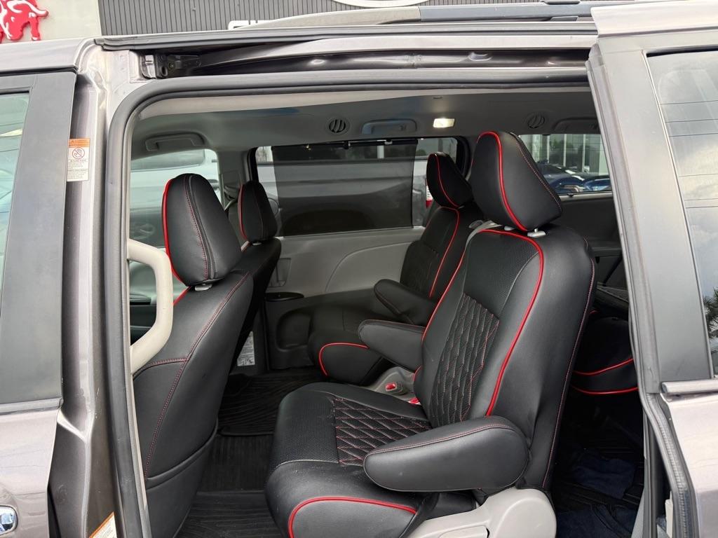 Toyota Sienna LE FWD 8-Passenger (Natl) 2017