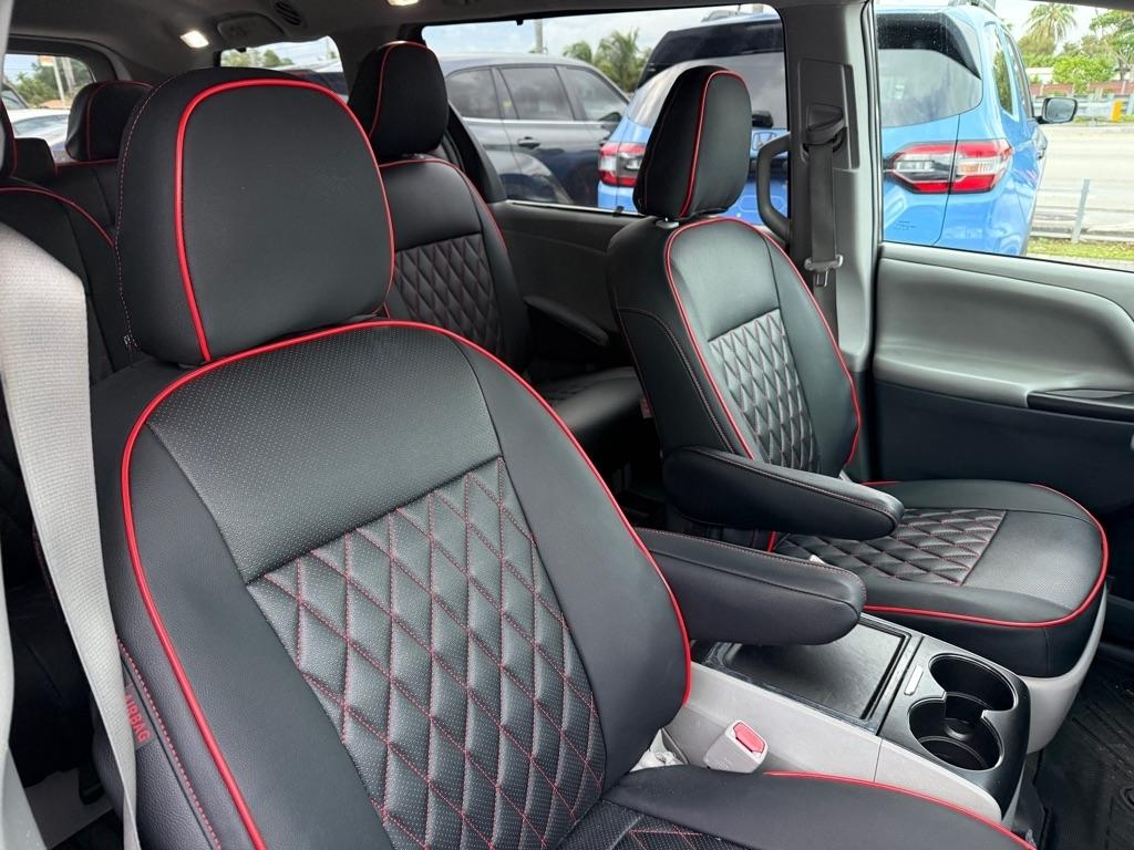 Toyota Sienna LE FWD 8-Passenger (Natl) 2017