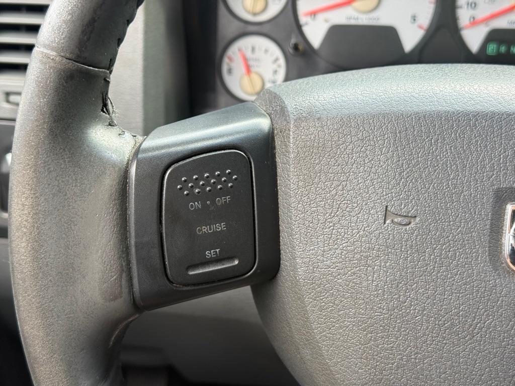 Dodge Ram 2500 4dr Quad Cab 160.5 4WD SLT 2006