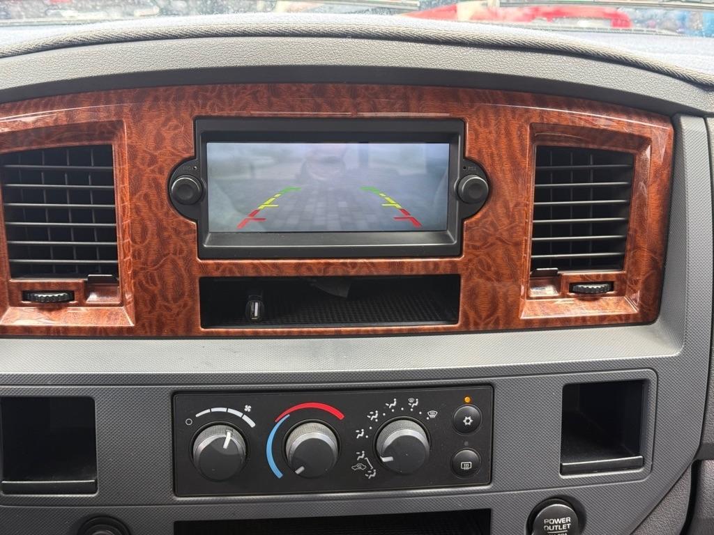 Dodge Ram 2500 4dr Quad Cab 160.5 4WD SLT 2006