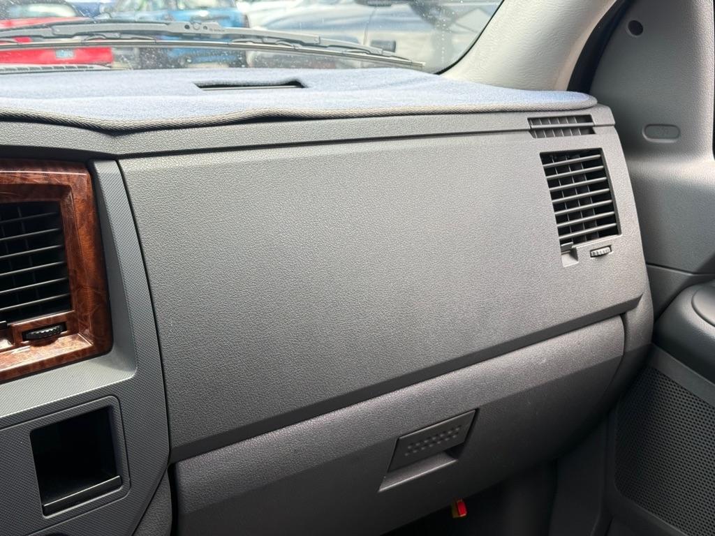 Dodge Ram 2500 4dr Quad Cab 160.5 4WD SLT 2006