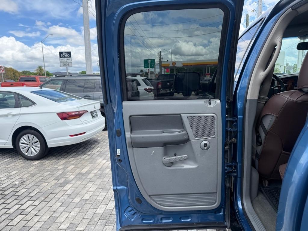 Dodge Ram 2500 4dr Quad Cab 160.5 4WD SLT 2006