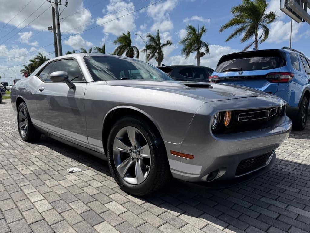 2016 Dodge Challenger 2dr Cpe SXT