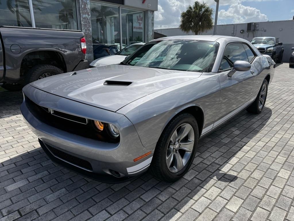 Dodge Challenger 2dr Cpe SXT 2016