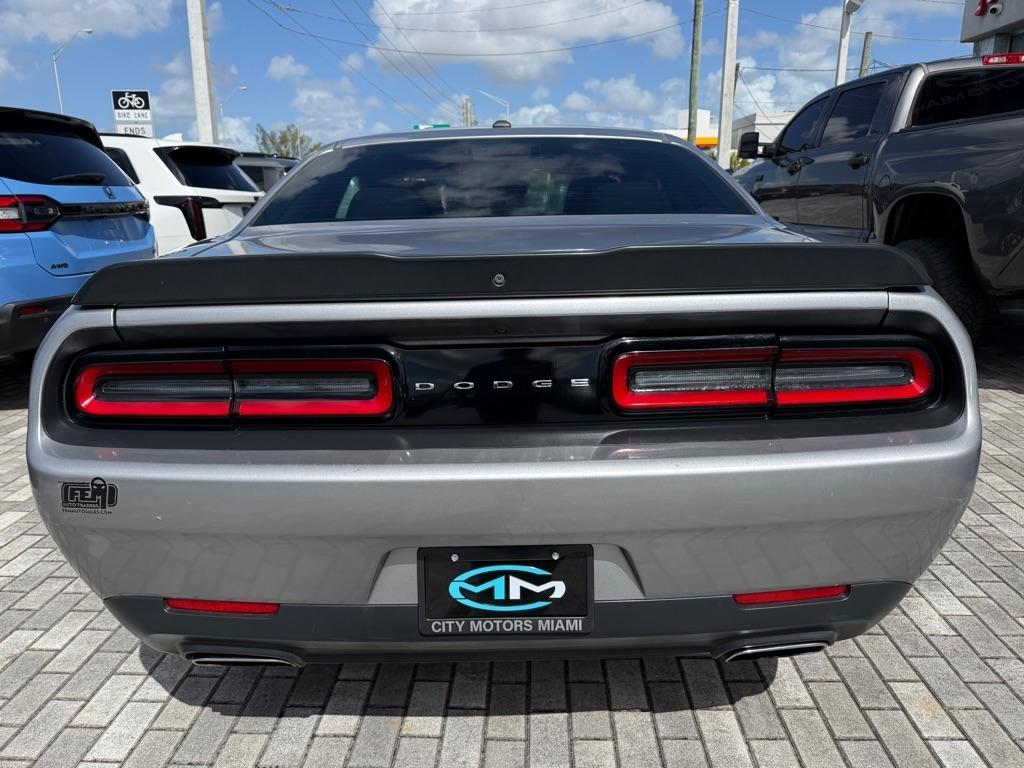Dodge Challenger 2dr Cpe SXT 2016