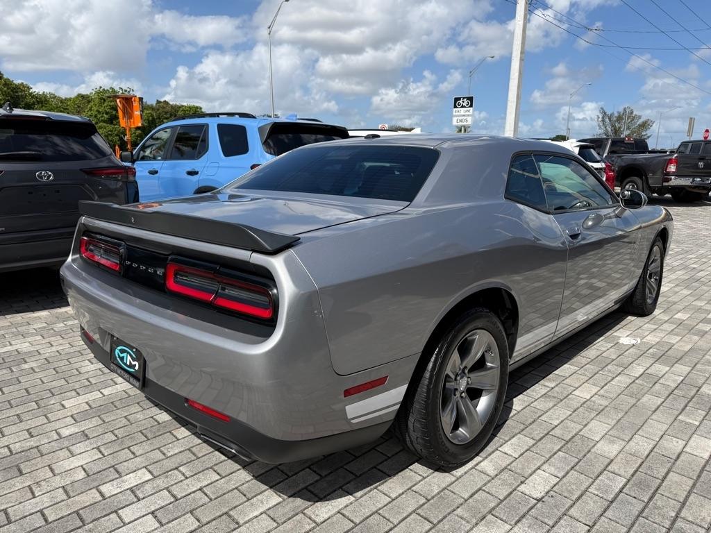 Dodge Challenger 2dr Cpe SXT 2016