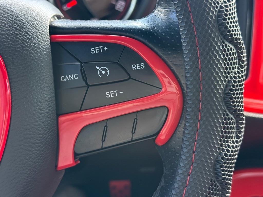 Dodge Challenger 2dr Cpe SXT 2016