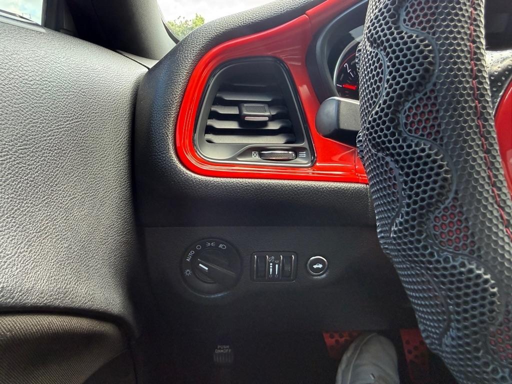 Dodge Challenger 2dr Cpe SXT 2016