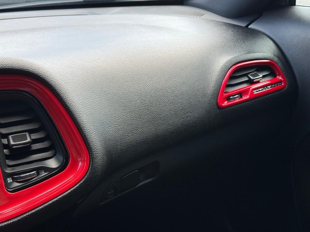 Dodge Challenger 2dr Cpe SXT 2016