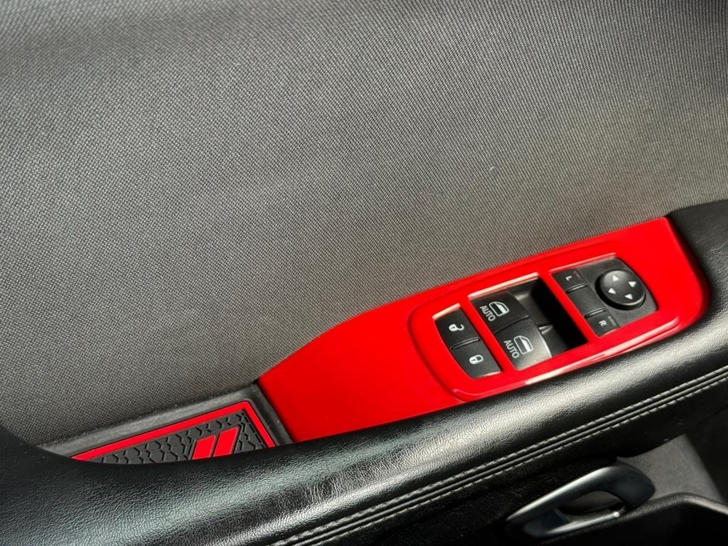 Dodge Challenger 2dr Cpe SXT 2016