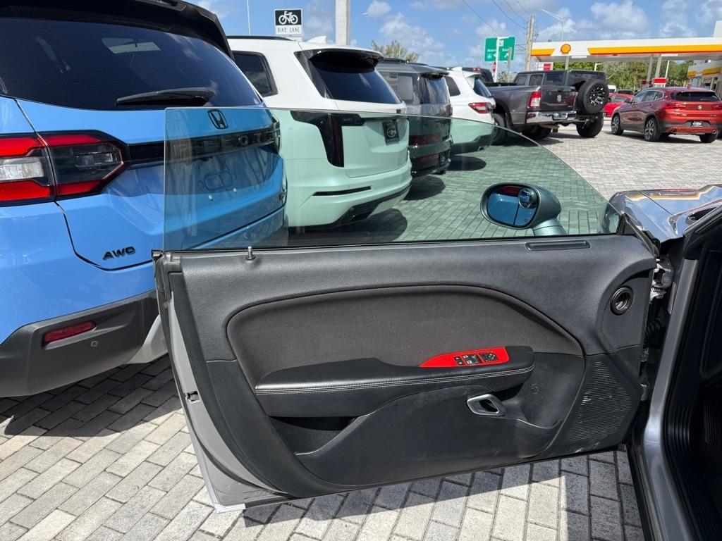 Dodge Challenger 2dr Cpe SXT 2016