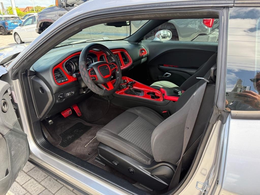 Dodge Challenger 2dr Cpe SXT 2016