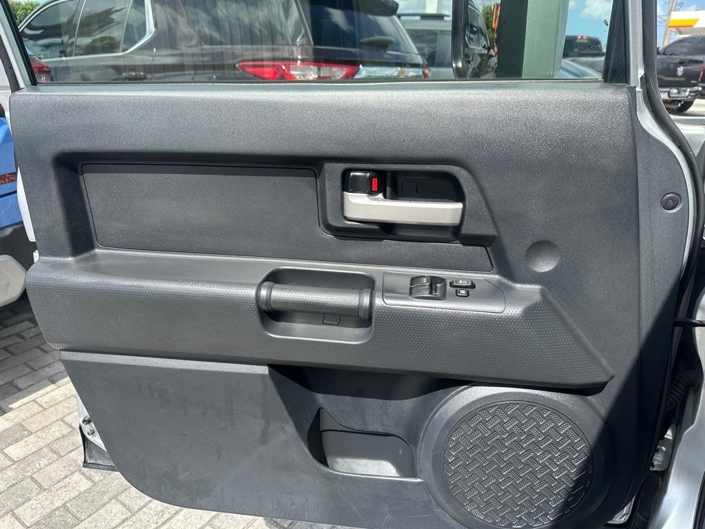 Toyota FJ Cruiser 2WD 4dr Auto (Natl) 2007