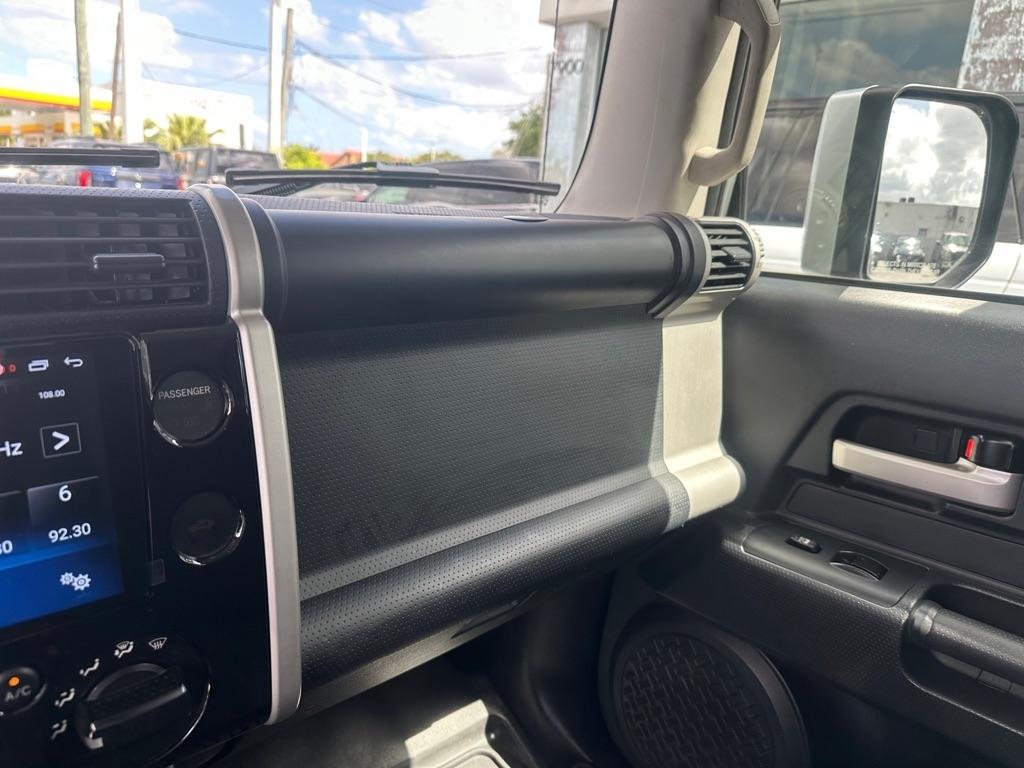 Toyota FJ Cruiser 2WD 4dr Auto (Natl) 2007