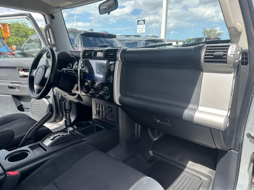 Toyota FJ Cruiser 2WD 4dr Auto (Natl) 2007