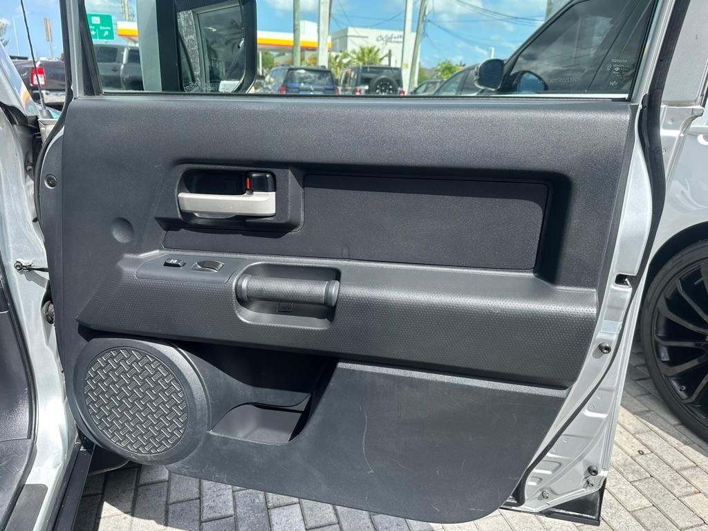 Toyota FJ Cruiser 2WD 4dr Auto (Natl) 2007