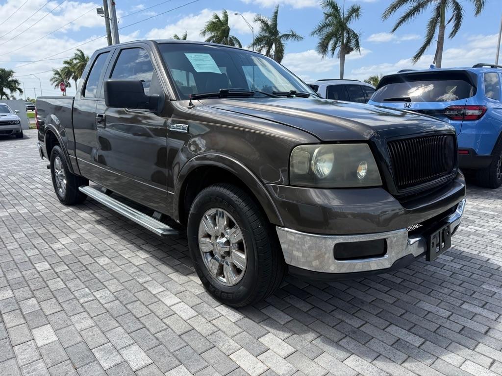 Ford F-150 Supercab 133" Lariat 2005