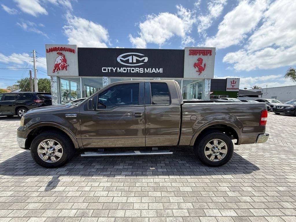 Ford F-150 Supercab 133" Lariat 2005
