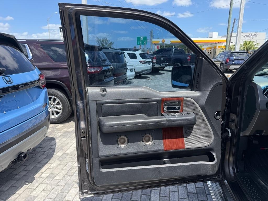 Ford F-150 Supercab 133" Lariat 2005