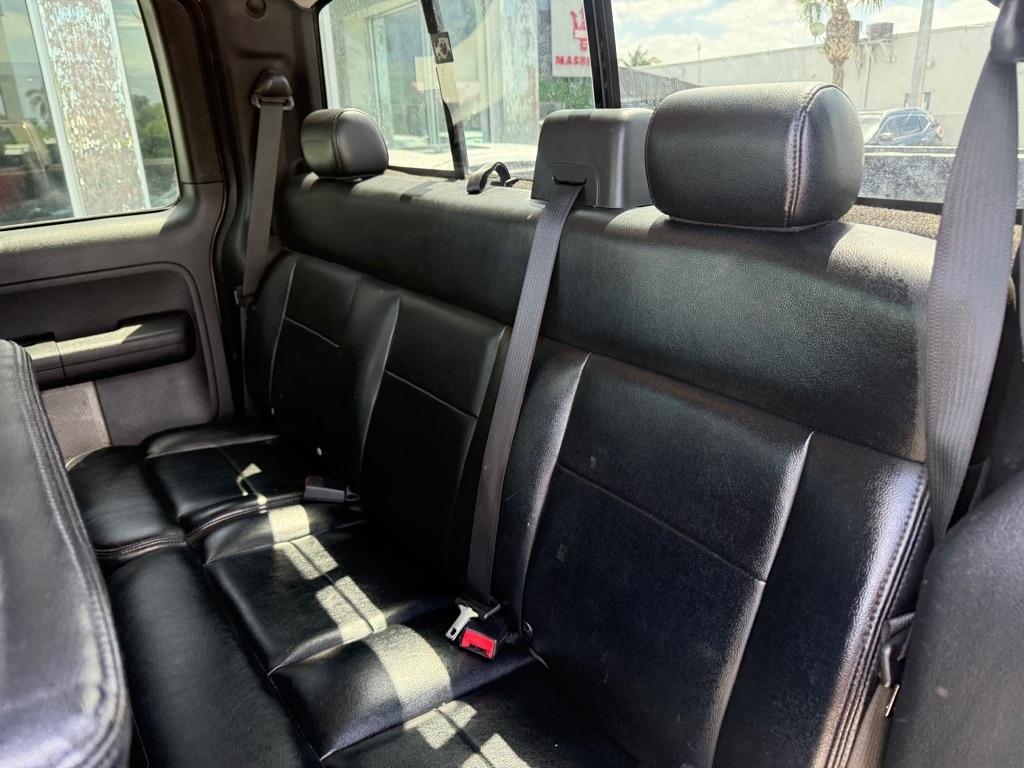 Ford F-150 Supercab 133" Lariat 2005