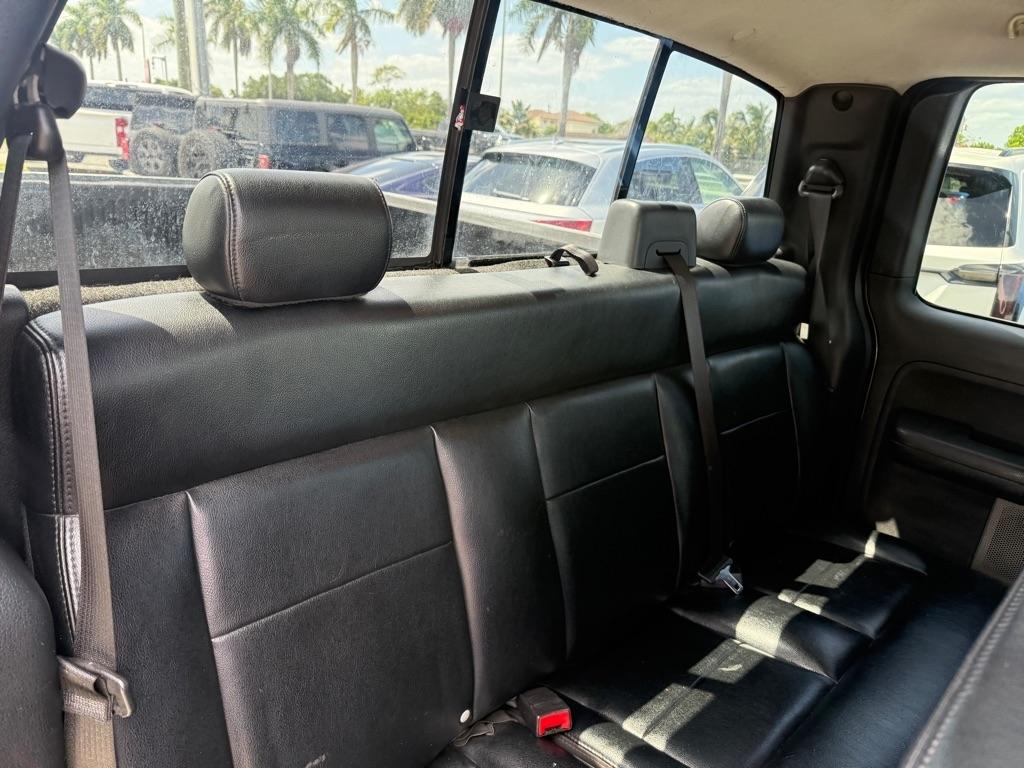 Ford F-150 Supercab 133" Lariat 2005