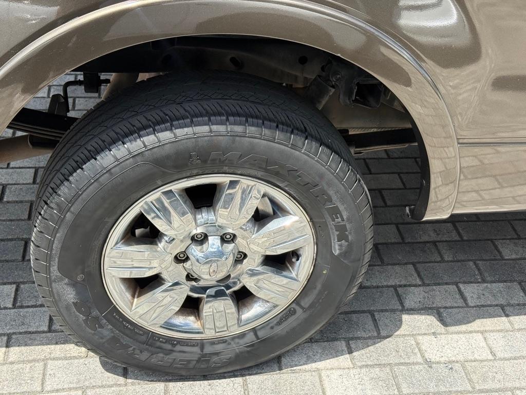 Ford F-150 Supercab 133" Lariat 2005