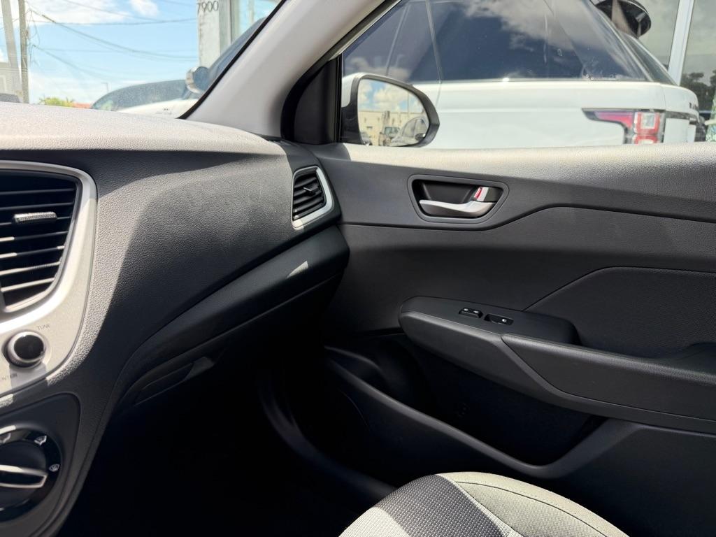 Hyundai Accent SE Sedan IVT 2022