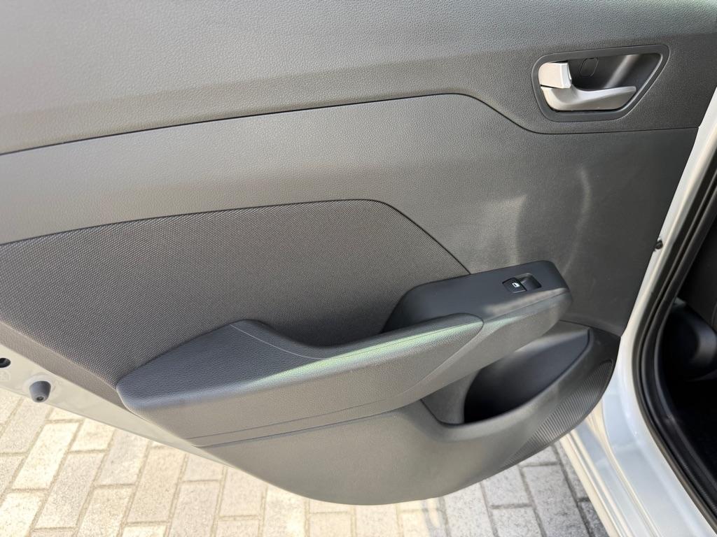 Hyundai Accent SE Sedan IVT 2022