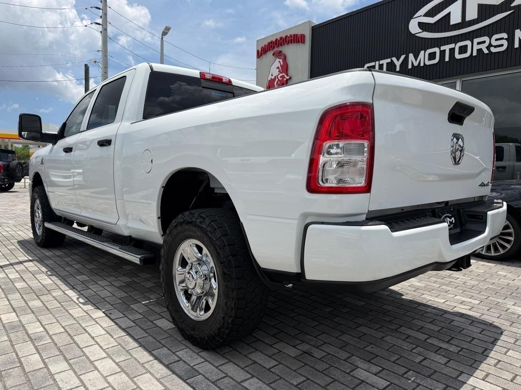 RAM 2500 Tradesman 4x4 Crew Cab 6'4" Box 2023