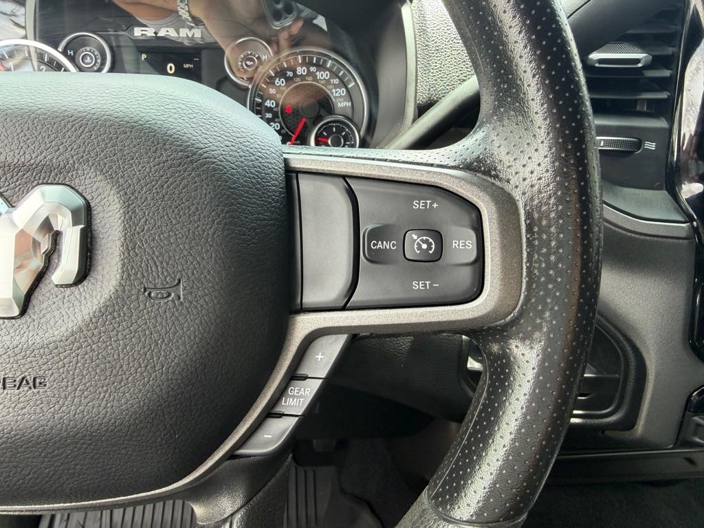 RAM 2500 Tradesman 4x4 Crew Cab 6'4" Box 2023