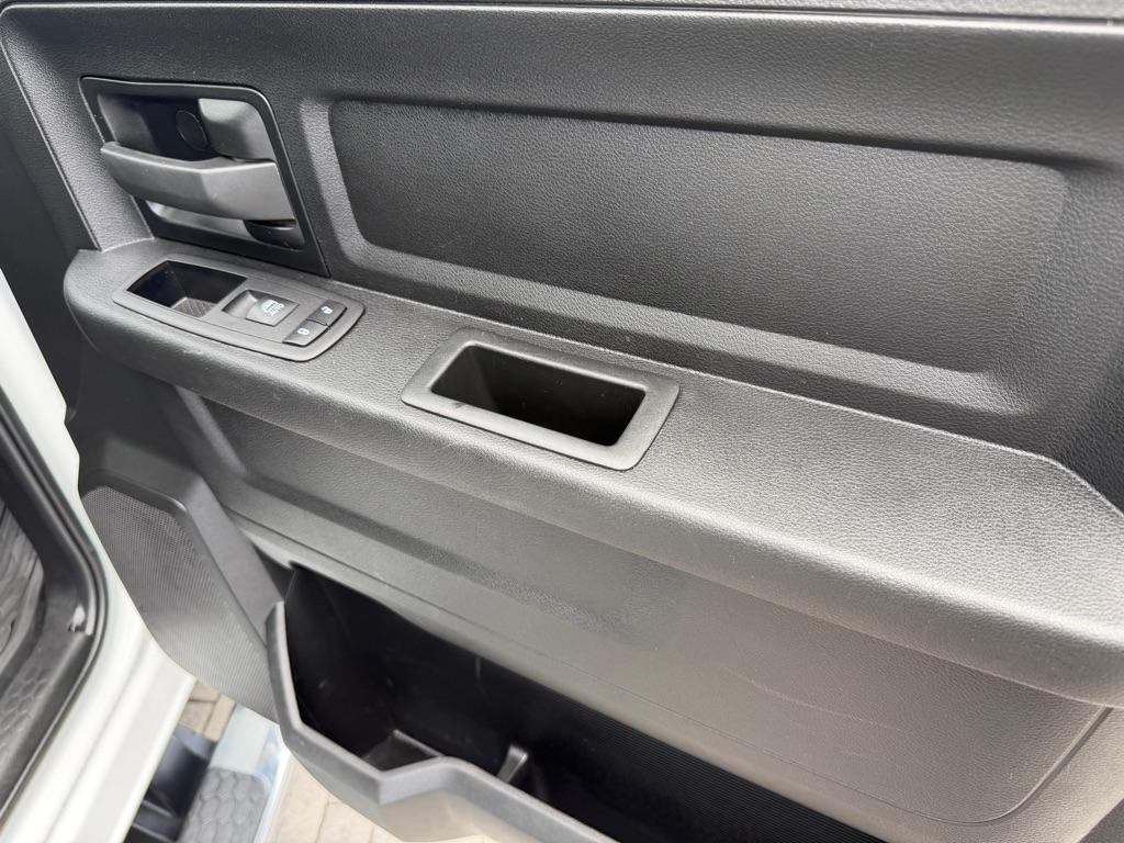 RAM 2500 Tradesman 4x4 Crew Cab 6'4" Box 2023