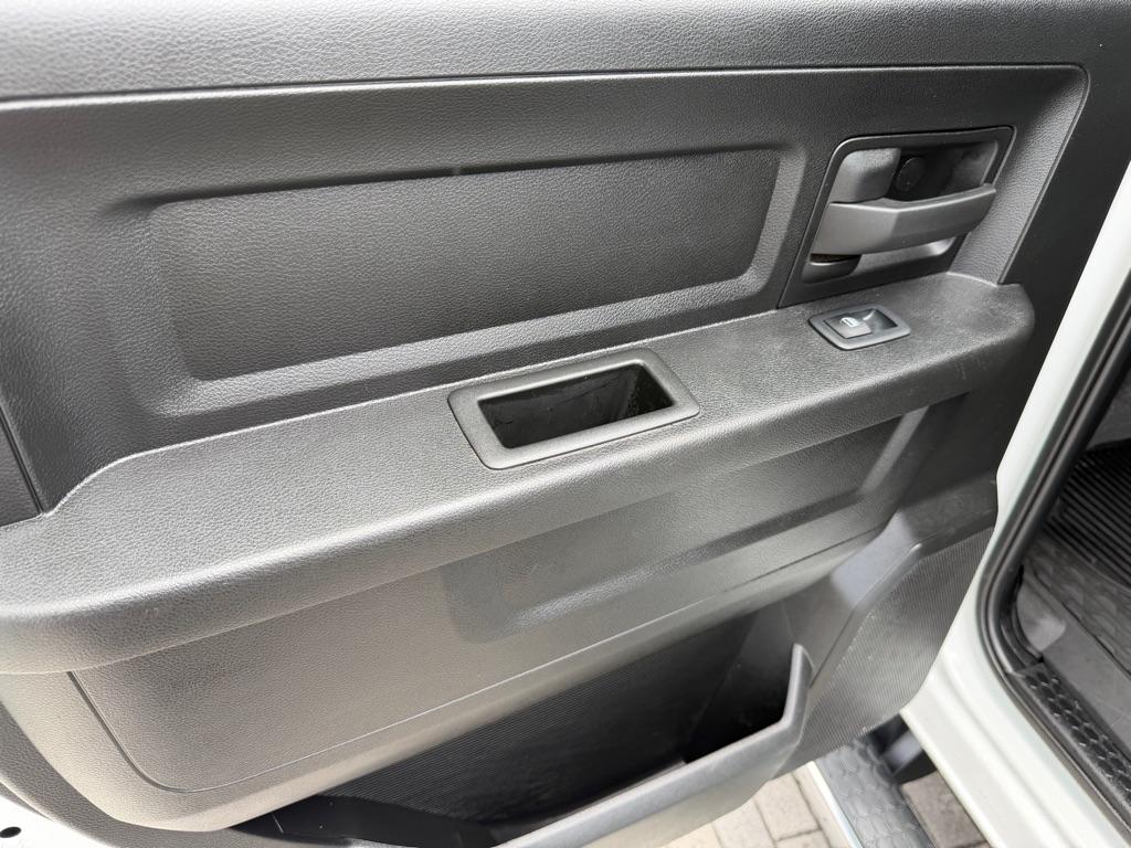 RAM 2500 Tradesman 4x4 Crew Cab 6'4" Box 2023