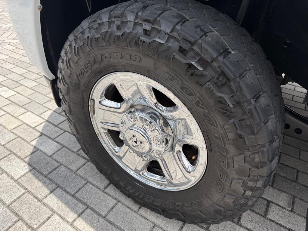 RAM 2500 Tradesman 4x4 Crew Cab 6'4" Box 2023
