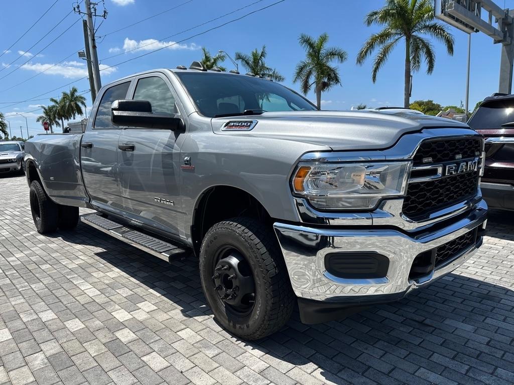 RAM 3500 Tradesman 4x4 Crew Cab 8' Box 2022