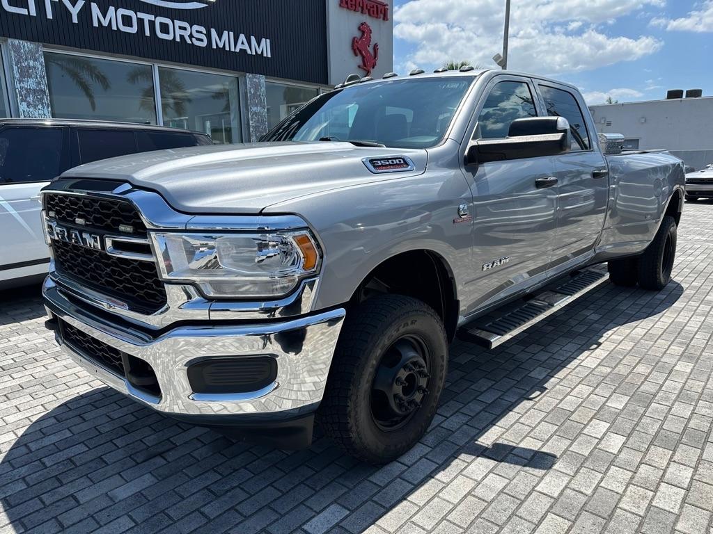 RAM 3500 Tradesman 4x4 Crew Cab 8' Box 2022