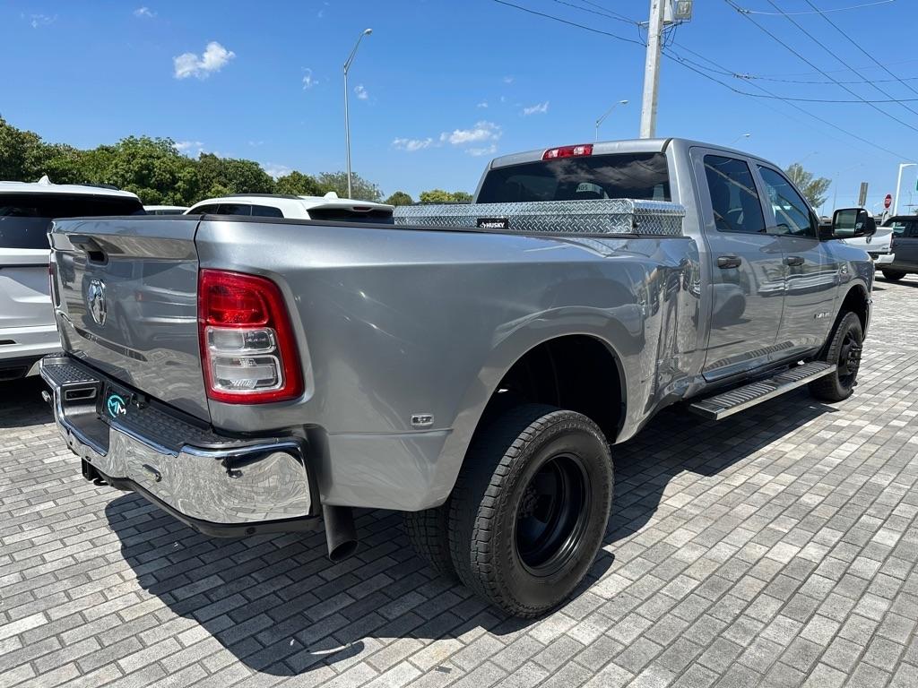 RAM 3500 Tradesman 4x4 Crew Cab 8' Box 2022