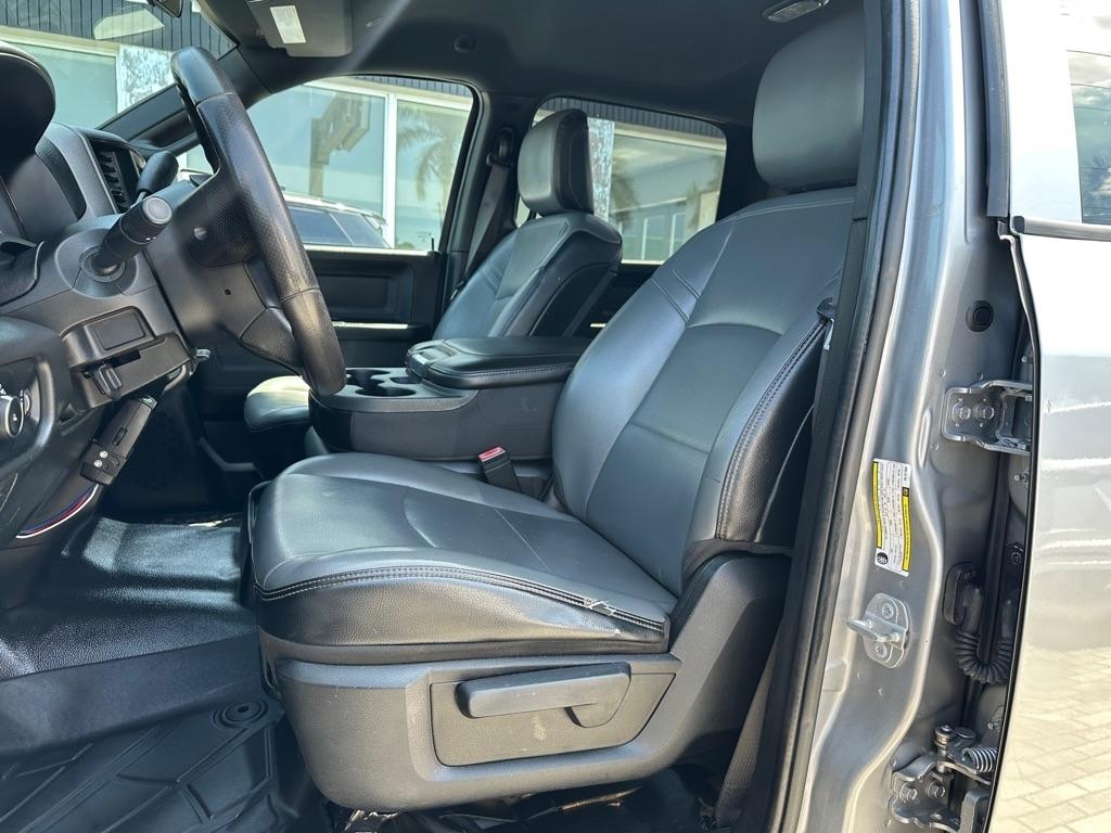 RAM 3500 Tradesman 4x4 Crew Cab 8' Box 2022