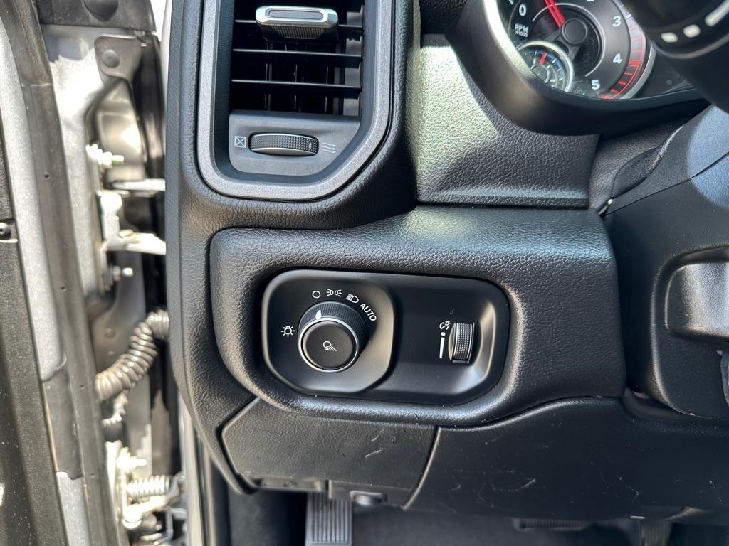 RAM 3500 Tradesman 4x4 Crew Cab 8' Box 2022
