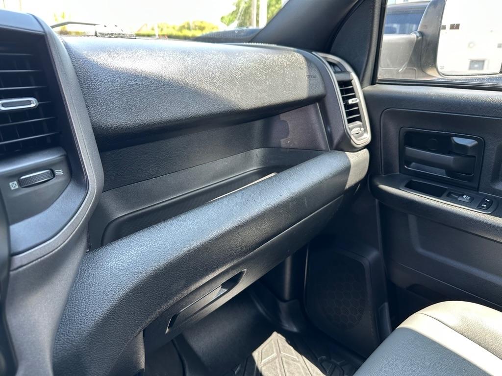 RAM 3500 Tradesman 4x4 Crew Cab 8' Box 2022